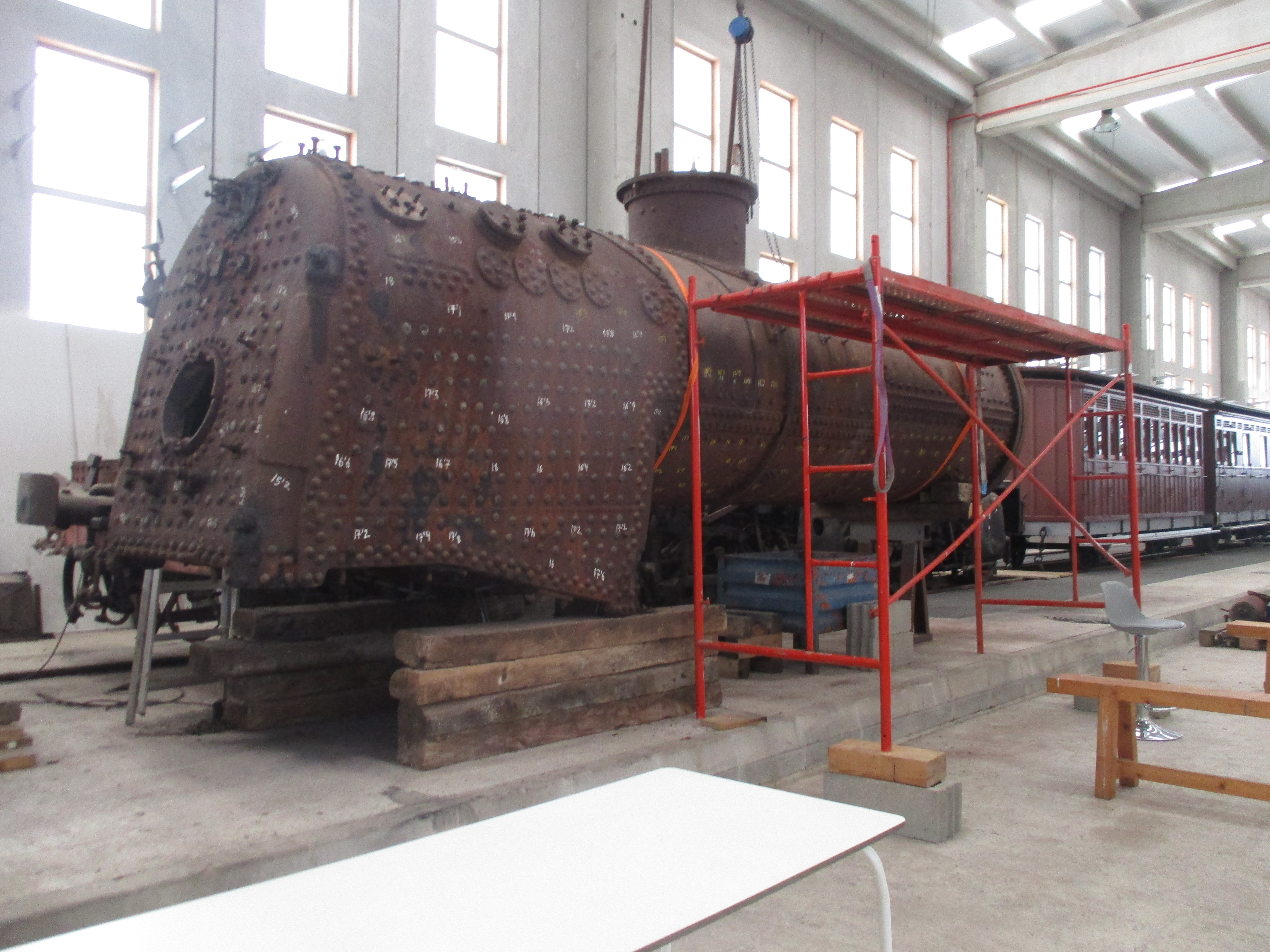 Locomotora de vapor en fase de restauració