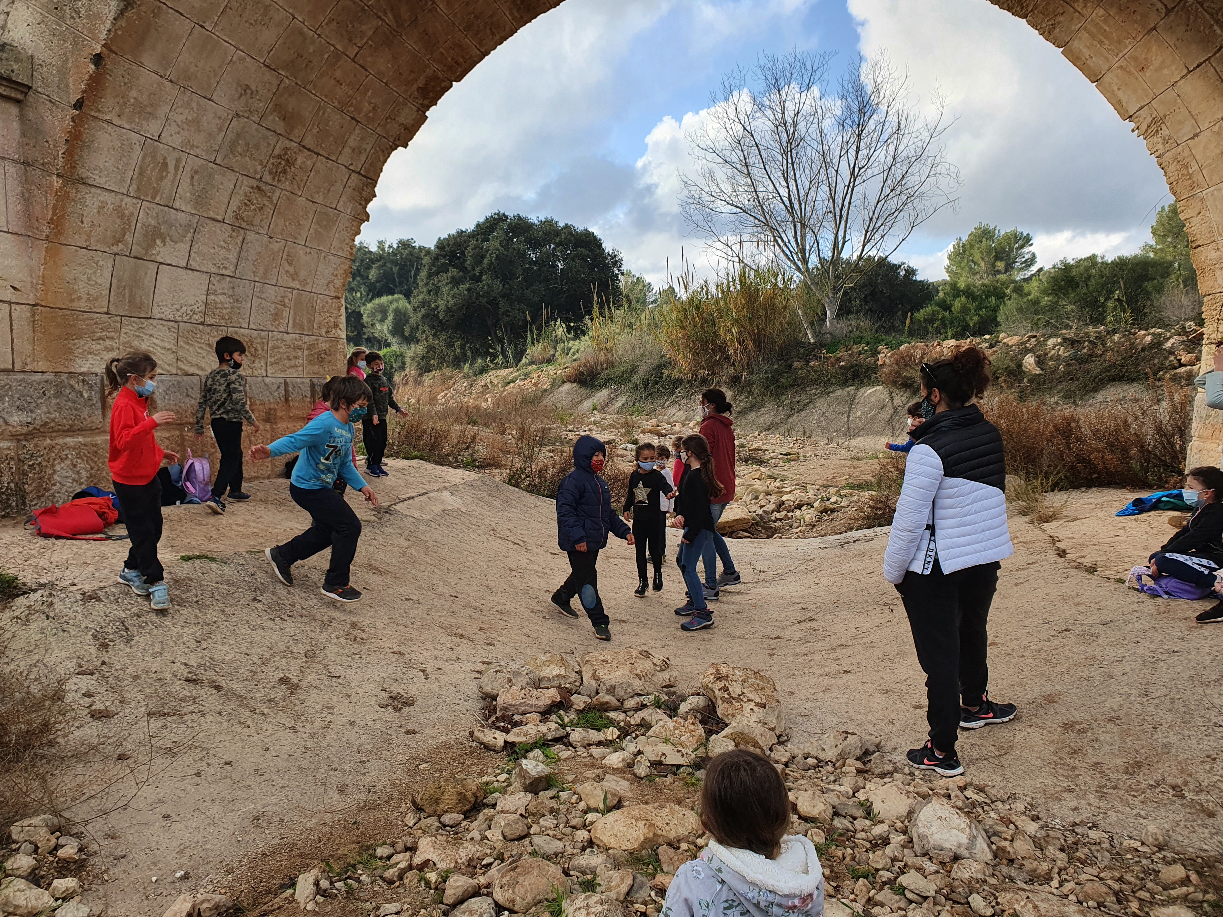 UNA PASSEJADA PER ARRELS-INICI