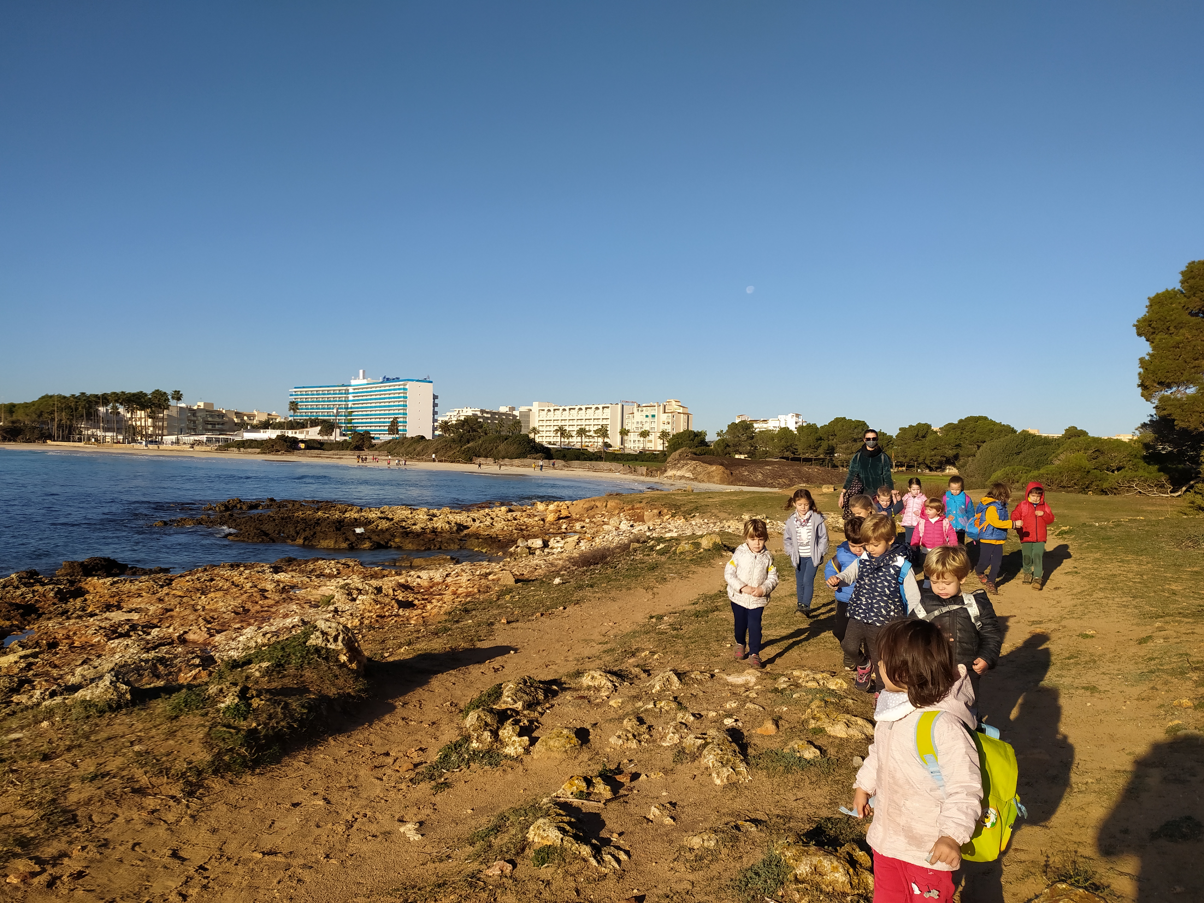 Anem a passejar a la vora de la mar